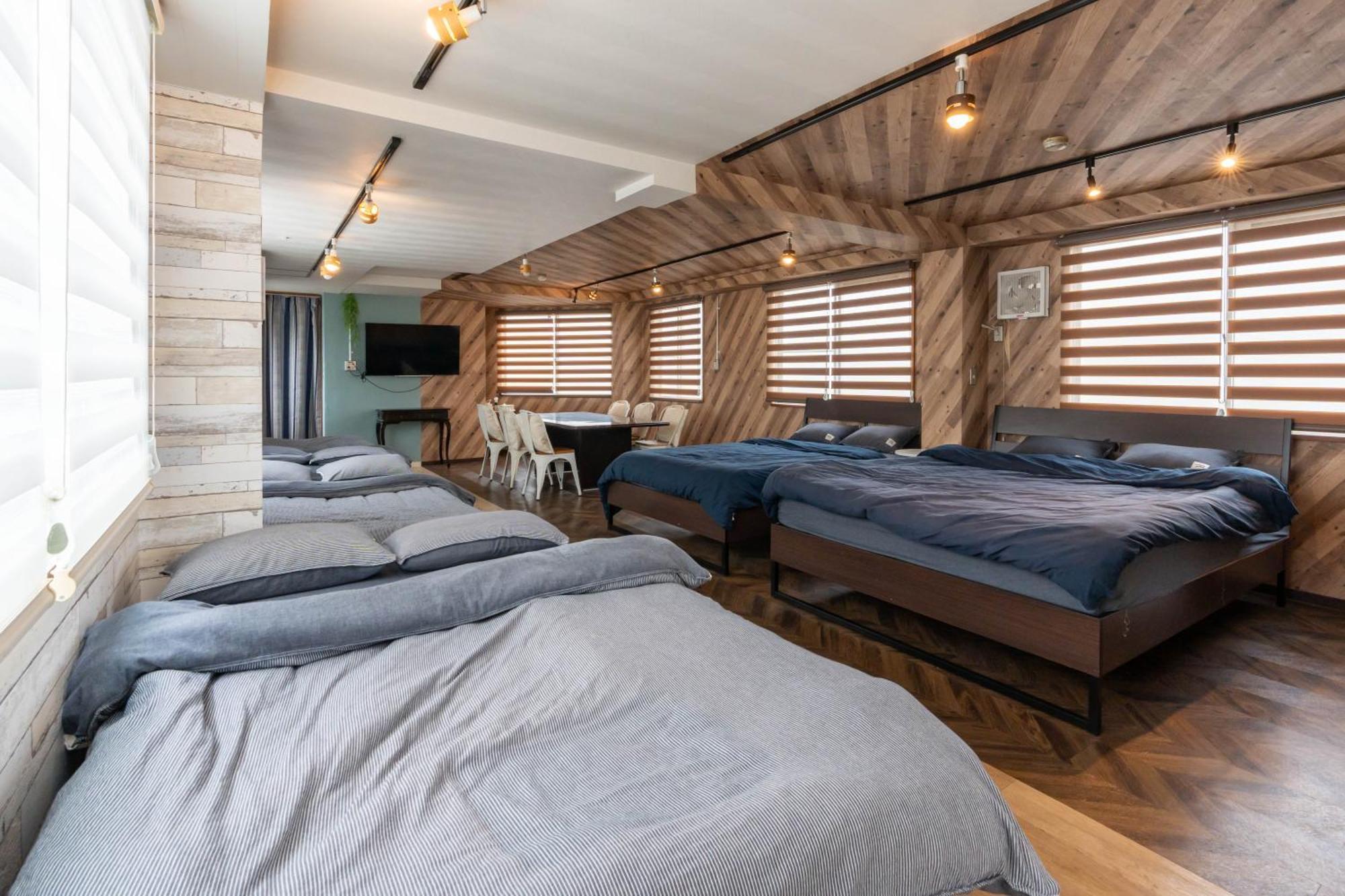 U.House Aparthotel Осака Екстериор снимка
